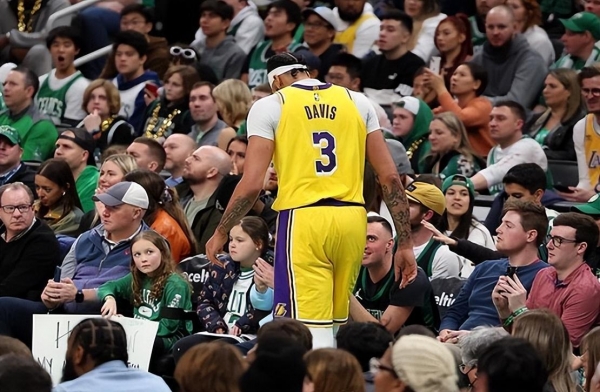 湖人逆转四川队,塔图姆关键制胜 湖人逆转四川队,塔图姆关键制胜