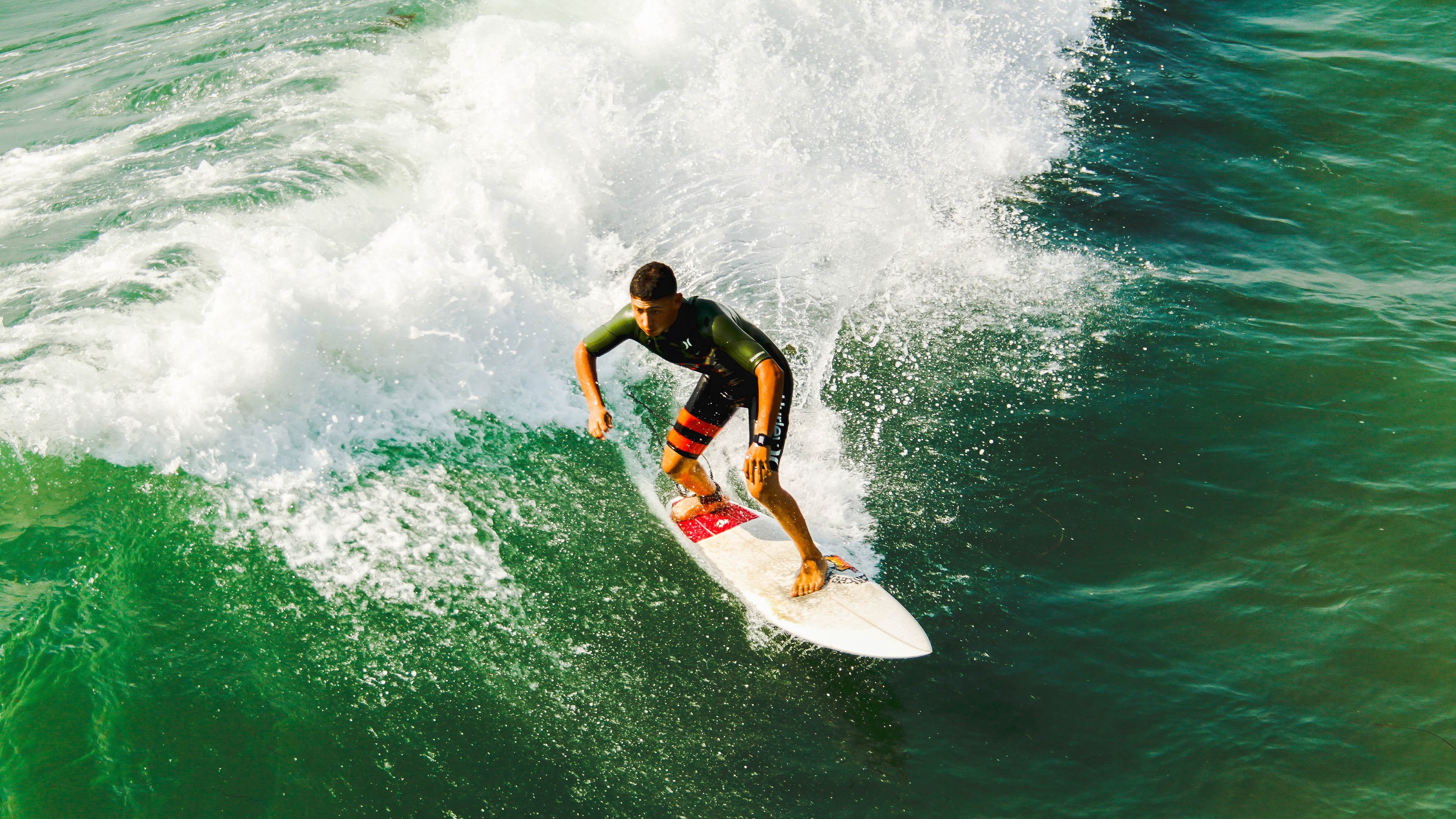 萨拉赫的冠军级表现，当足球成为跨越隔阂的月光